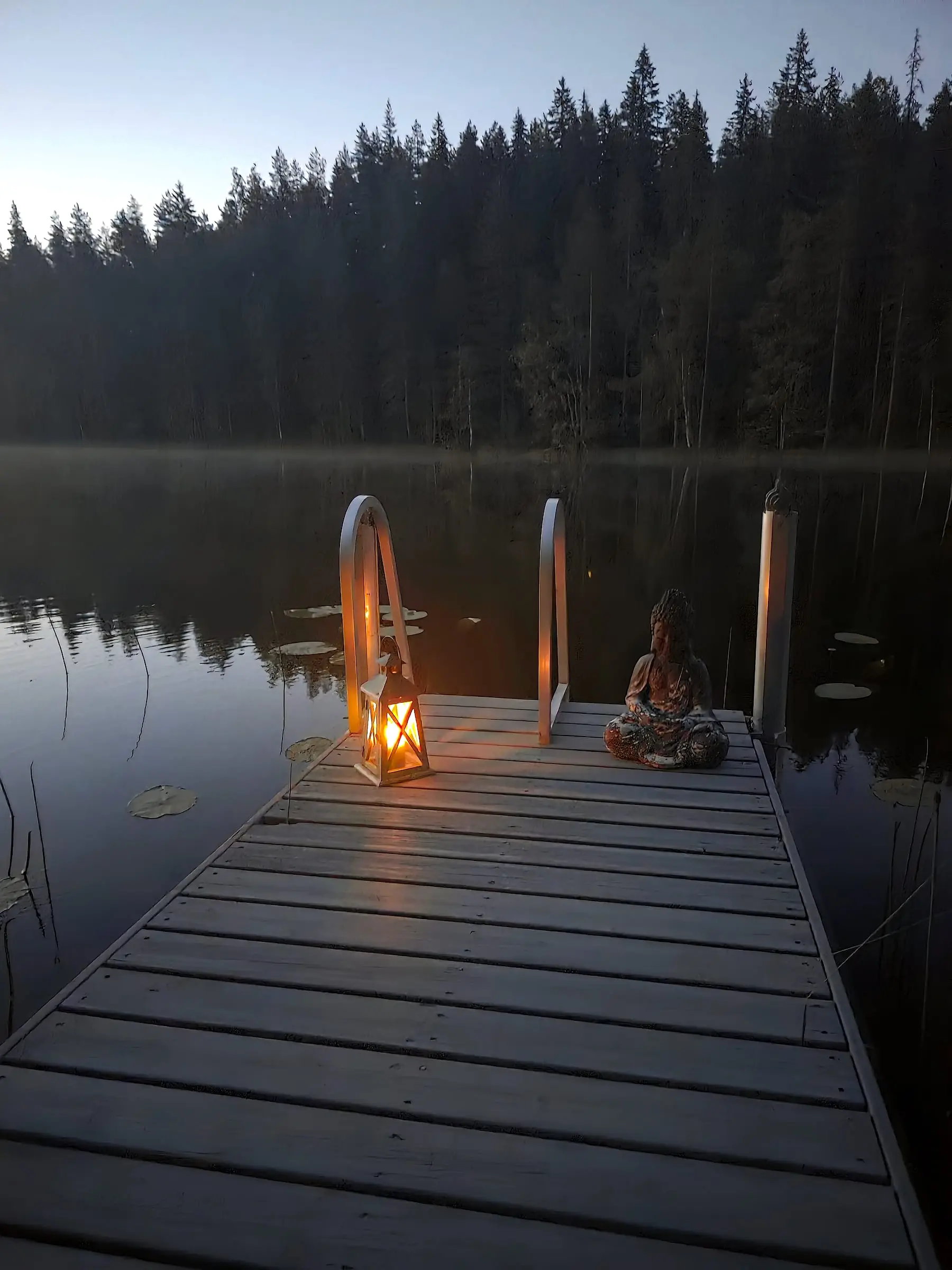 Laituri järvellä